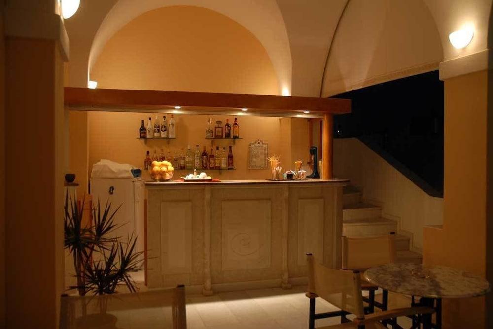 Santellini Hotel Камари Экстерьер фото